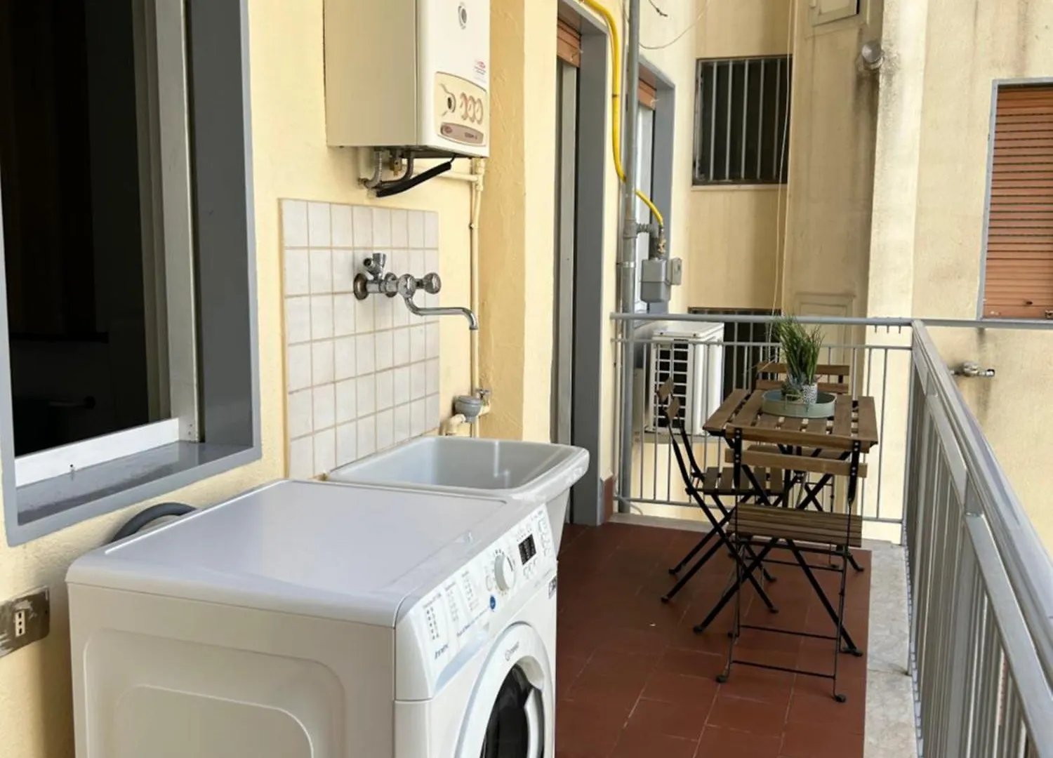 4 Country Side - City Center Palermo 0*,