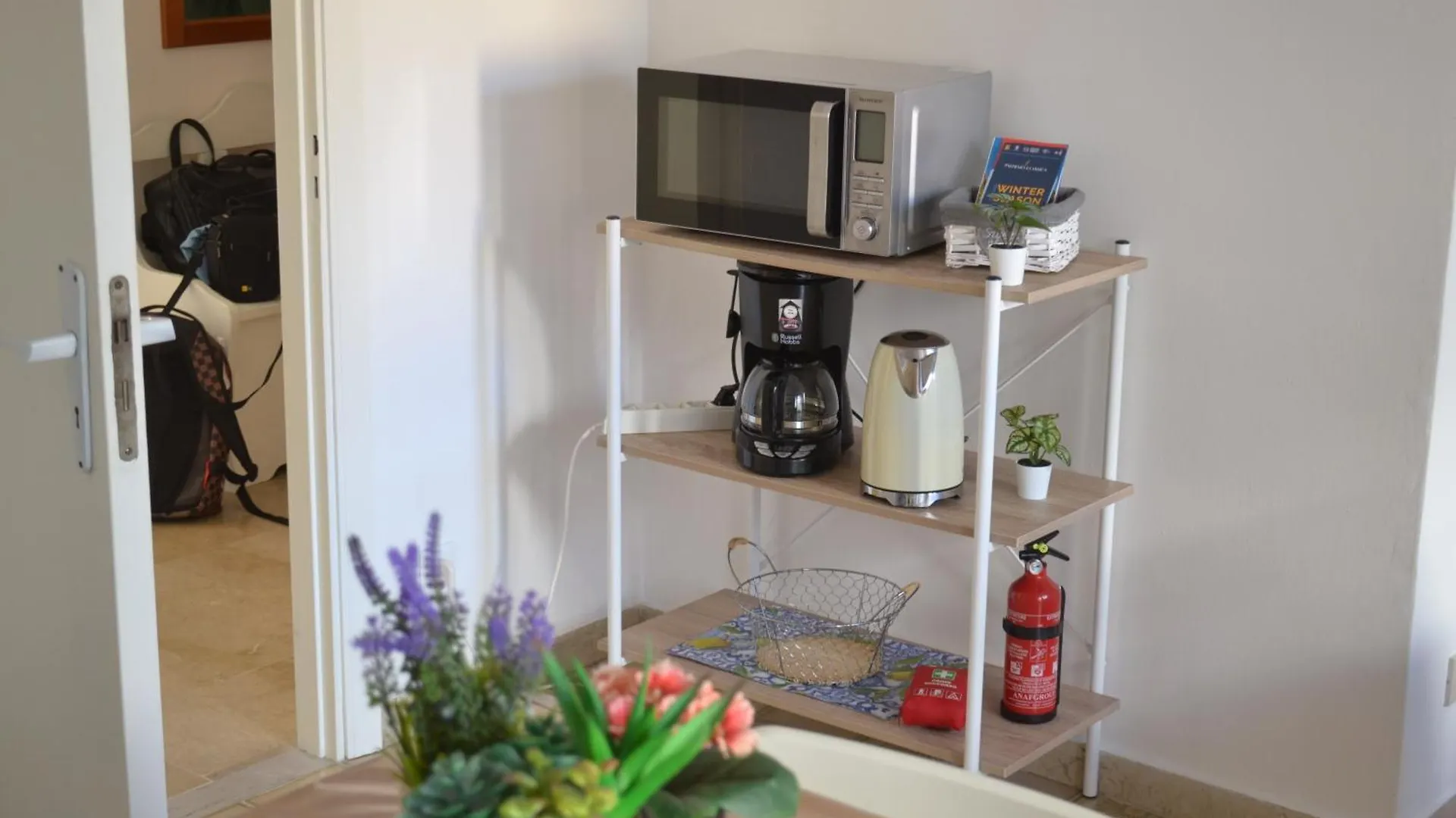 4 Country Side - City Center Palermo Apartment